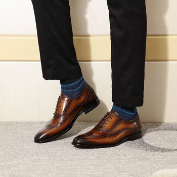 2019 Luxo Mens Sotaque de Oxford de Couro Genuíno Marrom Lace-Up Homens Sapatas de Vestido de Estilo Britânico Escritório de Negócios Formal Sapatos para Homens