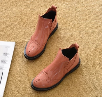 2020 Novo apartamento, com Botas Pretas plano único botas de pontas de tubo curto grossos sapatos com solas de tornozelo botas femininas