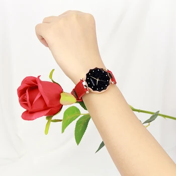 As Mulheres de luxo Relógios Senhoras Céu Estrelado Relógio de Moda Diamante Feminino Quartzo Relógios de pulso relógio feminino zegarek damski