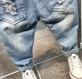 Jeans menino de calças de brim das crianças calças de brim de crianças de cor sólida buraco moda retrô crianças calças adequado para 2 a 7 anos de idade Sem cinto