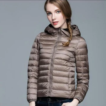 Mulher ultra-leve, fino slim para baixo do casaco 2020 outono inverno curto com capuz casaco quente para Baixo do pato para baixo do casaco feminino casaco à prova de vento