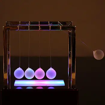 Newton DIODO emissor de Luz Swing Bolas, Enfeites de Equilíbrio Piscina Físico de Conservação de Energia, Modelo de Metal Artesanato Decoração de Sala de estar Presente Brinquedos