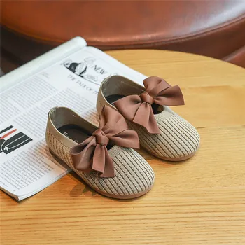 O bebê Meninas Sapatos Casuais de Tricô Nova Princesa Sapatos com Bowknot Cor Pura Sapatos Conjunto de Pés Respirável SZ081