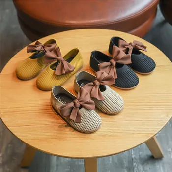 O bebê Meninas Sapatos Casuais de Tricô Nova Princesa Sapatos com Bowknot Cor Pura Sapatos Conjunto de Pés Respirável SZ081