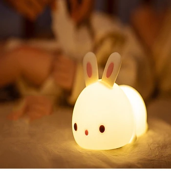 O colorido do silicone, coelho portátil luz noturna suave animal bonito dos desenhos animados para crianças de carregamento USB luz do quarto do bebê luz da noite