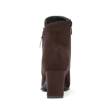 QUTAA 2020 Metal Decoração Esfoliação Moda Botas Curtas Dedo do pé Redondo de Inverno de Calçados femininos Praça de Alta Calcanhar Ankle Boots com Zíper Size34-43