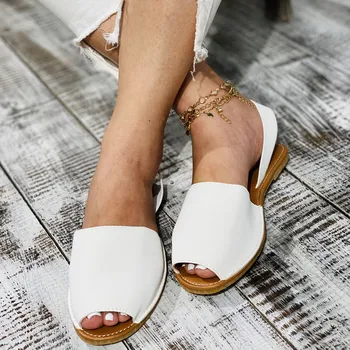 Verão Sandálias das Mulheres Flats Feminino Casual Sapatos Peep Toe PU Deslizamento em Faixas Elásticas de Lazer Sólido de Costura de Calçado Plus Size