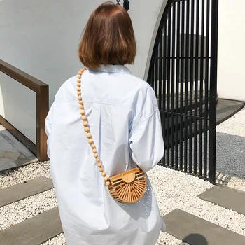 Verão nova mulher bambu sacos de tecido ins mão de moda feita de bambu cesta de saco oco de Um Ombro Messenger Bag Bohemia saco de praia