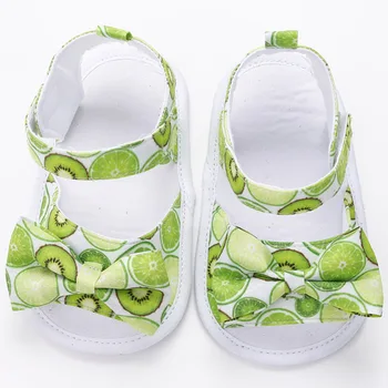 [simfamily]Menina Sandálias de Verão de Sapatos de Bebê Recém-nascido Sapatos de Lona de Algodão Pontilhada Arco Sandálias Estilo Clássico da Moda de Sandálias